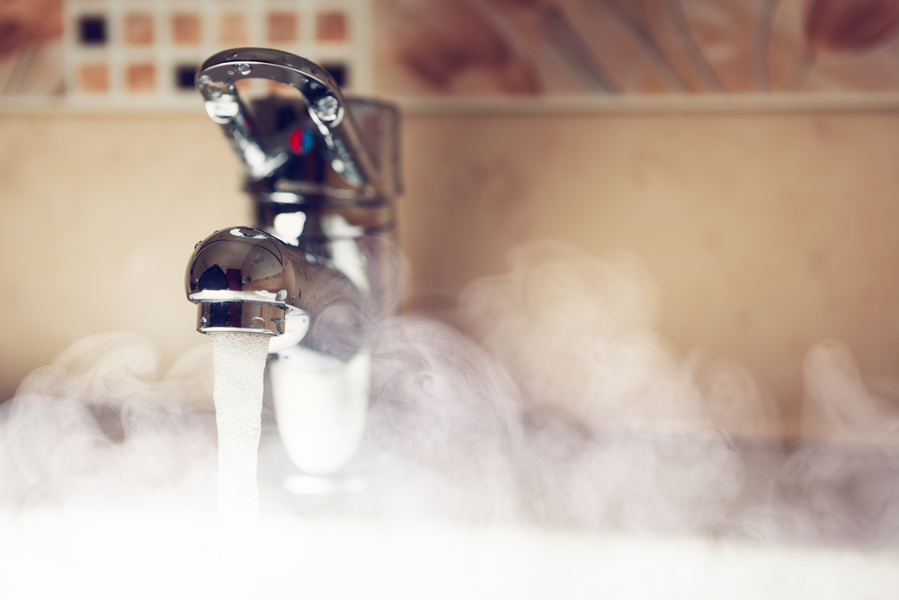 Gas vs. electric hot water systems, Tap with hot water and steam
